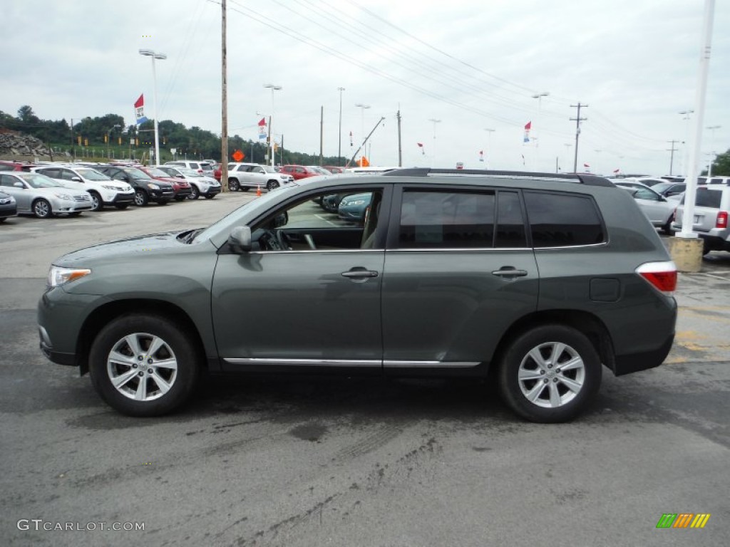 2013 Highlander SE 4WD - Cypress Green Pearl / Sand Beige photo #6