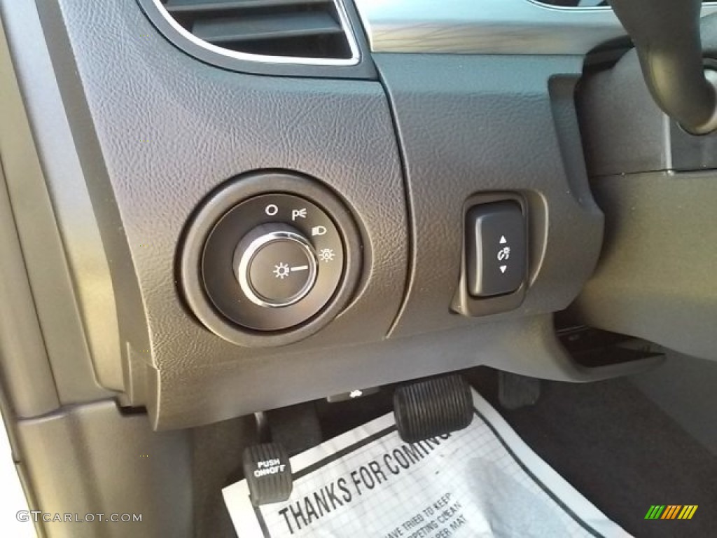 2015 Taurus SEL - Ingot Silver Metallic / Charcoal Black photo #24