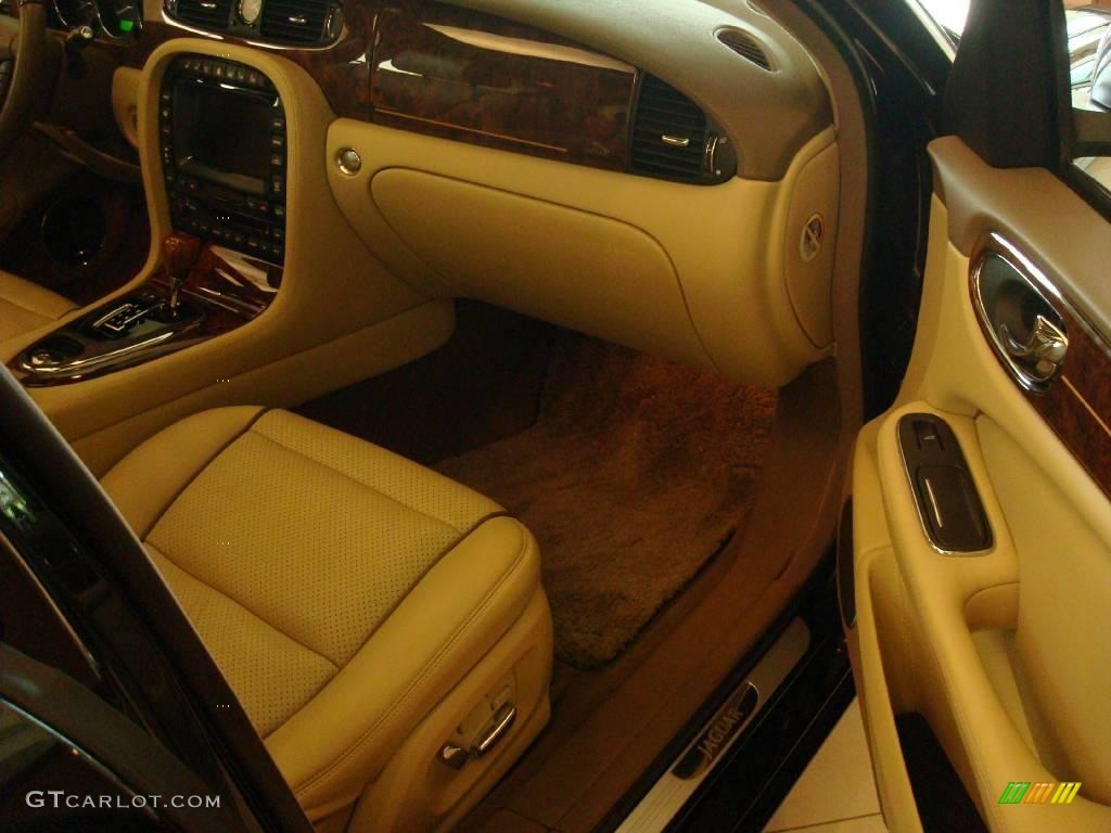 2008 XJ Vanden Plas - Botanical Green / Champagne/Mocha photo #13