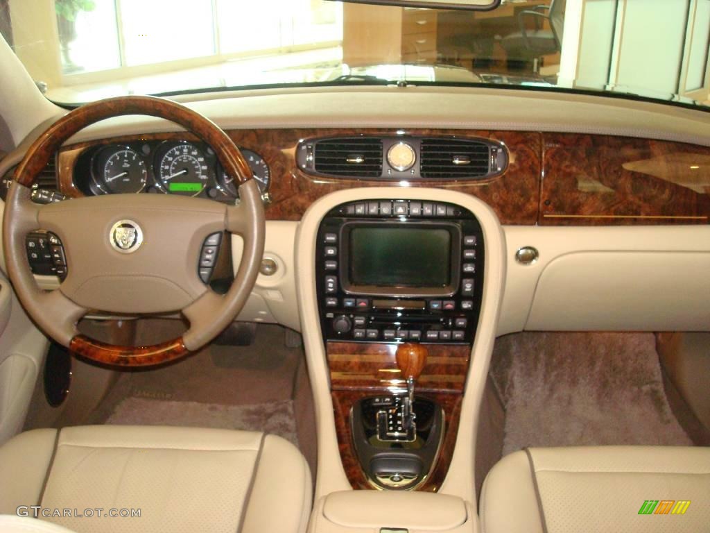 2008 XJ Vanden Plas - Botanical Green / Champagne/Mocha photo #22