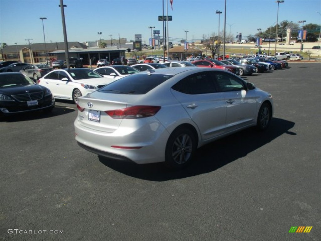 2017 Elantra SE - Silver / Gray photo #9