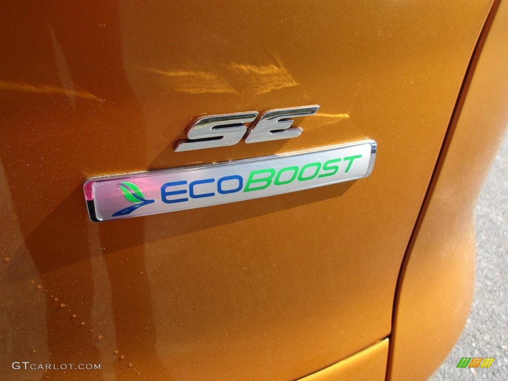 2016 Ford Escape SE Marks and Logos Photos