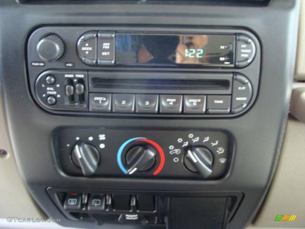 2004 Wrangler X 4x4 - Black / Khaki photo #13