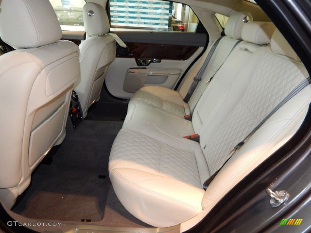2016 Jaguar XJ L 3.0 Rear Seat Photos