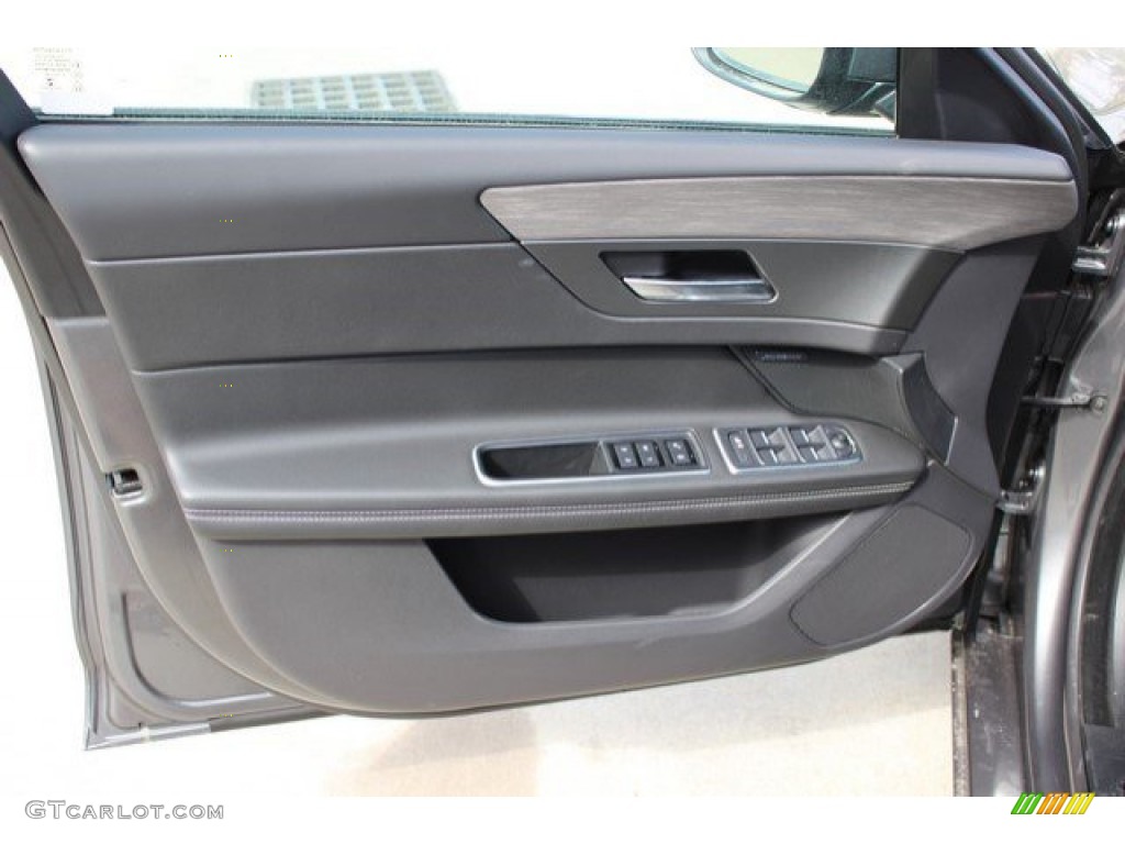 2016 Jaguar XF S Door Panel Photos