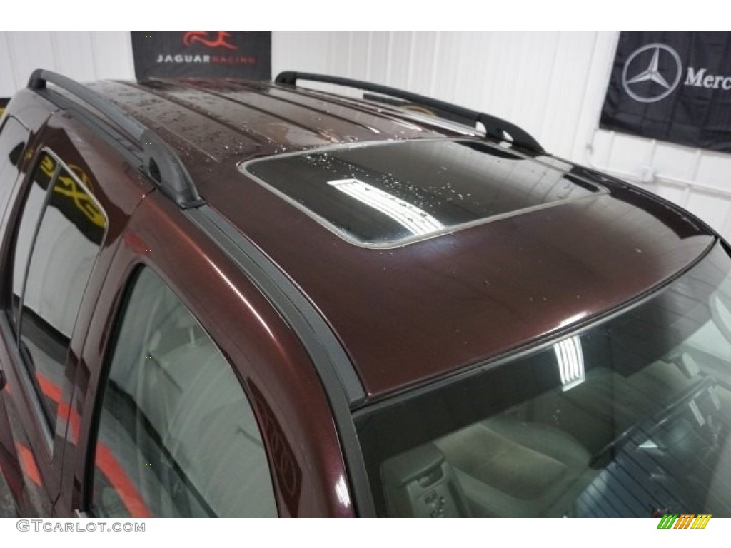 2004 Liberty Limited 4x4 - Deep Molten Red Pearl / Light Taupe/Dark Slate Gray photo #90