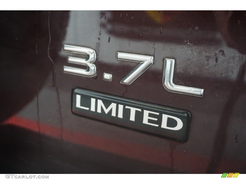 2004 Liberty Limited 4x4 - Deep Molten Red Pearl / Light Taupe/Dark Slate Gray photo #92