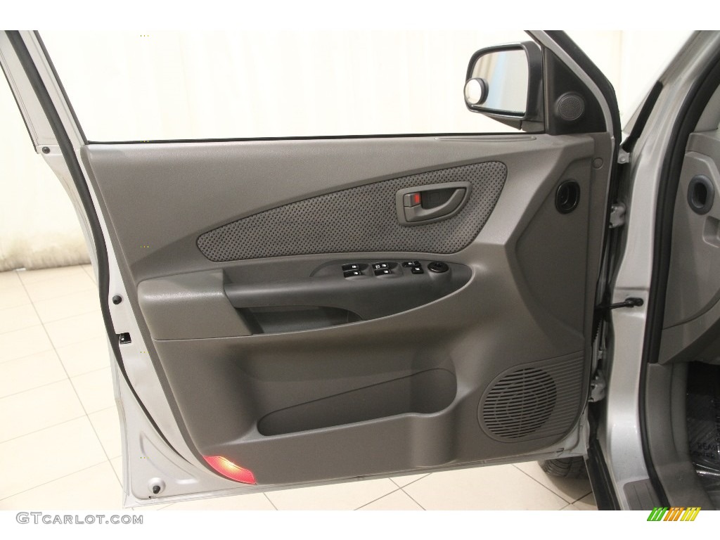 2008 Hyundai Tucson SE Gray Door Panel Photo #110829213
