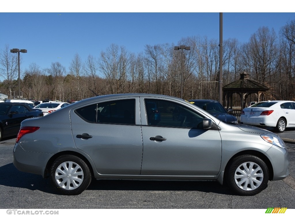 2014 Versa 1.6 S Sedan - Magnetic Gray / Charcoal photo #2