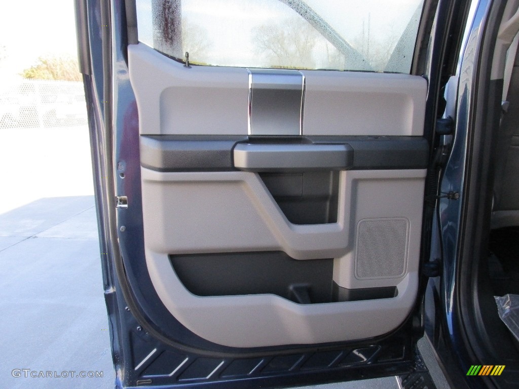 2016 F150 XLT SuperCrew - Blue Jeans / Medium Earth Gray photo #18