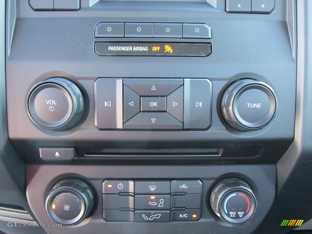 2016 F150 XL Regular Cab - Oxford White / Medium Earth Gray photo #24