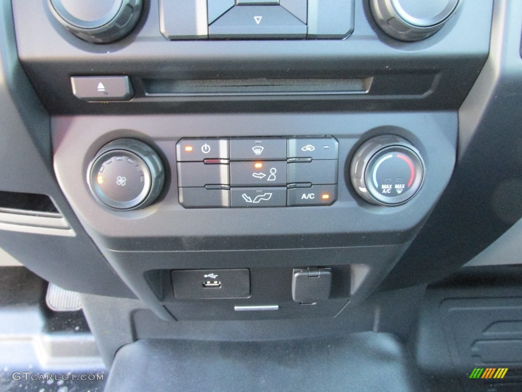 2016 F150 XL Regular Cab - Oxford White / Medium Earth Gray photo #25