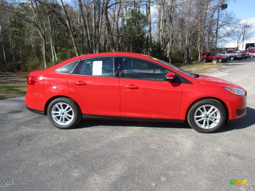 2016 Focus SE Sedan - Race Red / Charcoal Black photo #2