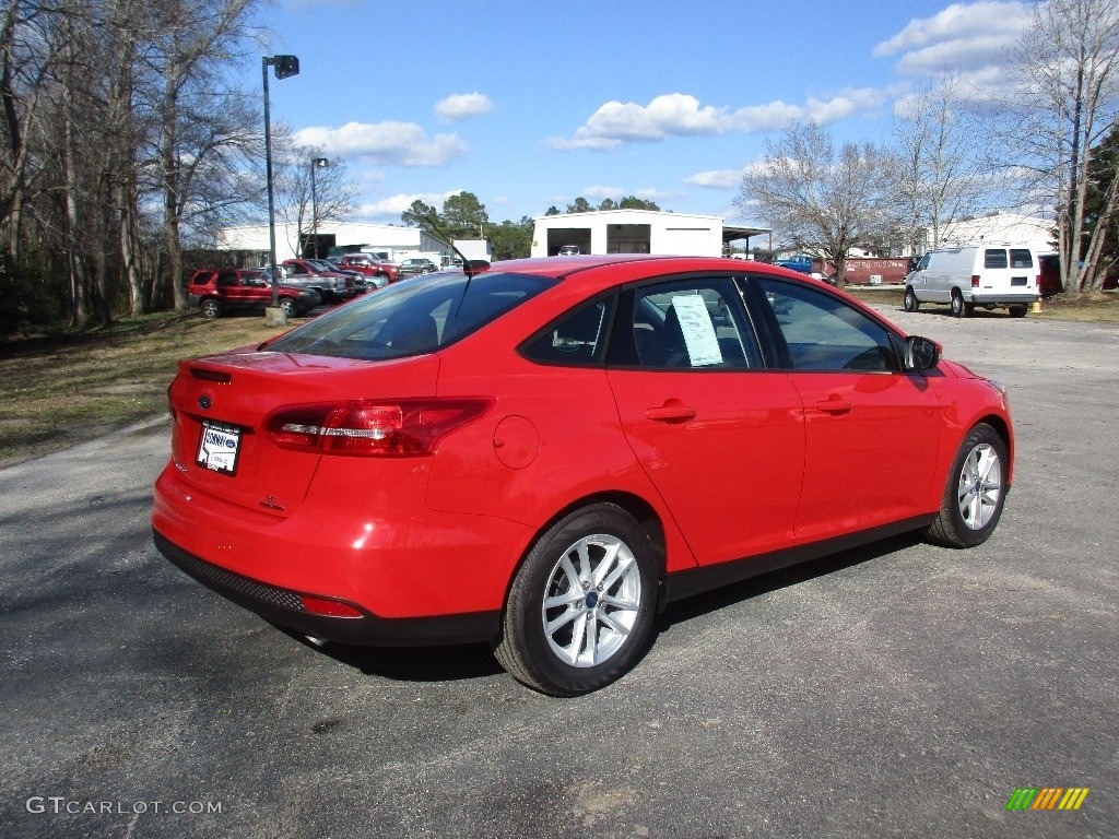 2016 Focus SE Sedan - Race Red / Charcoal Black photo #3