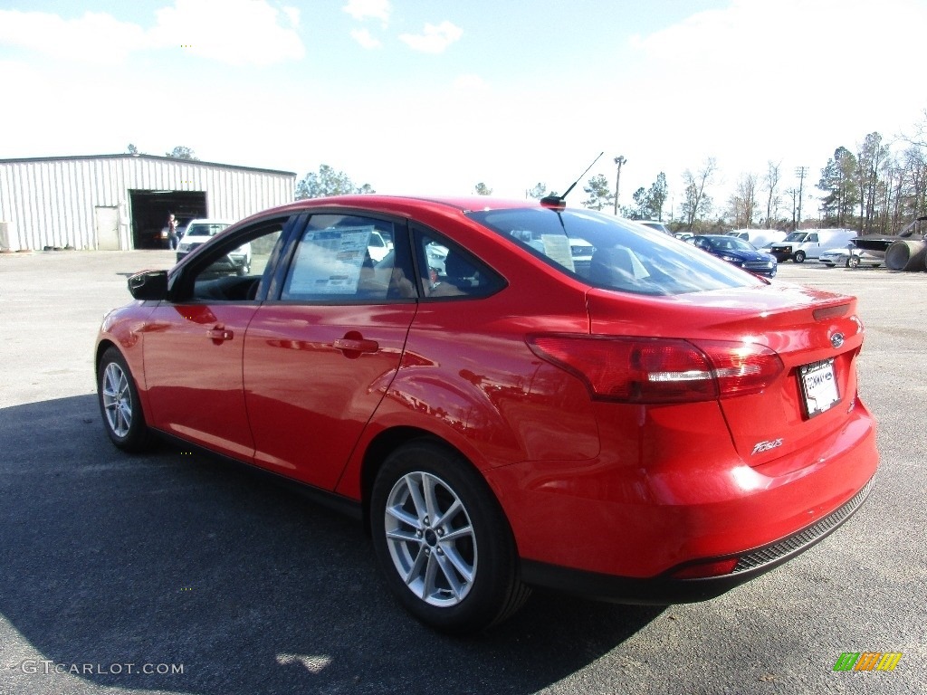 2016 Focus SE Sedan - Race Red / Charcoal Black photo #5