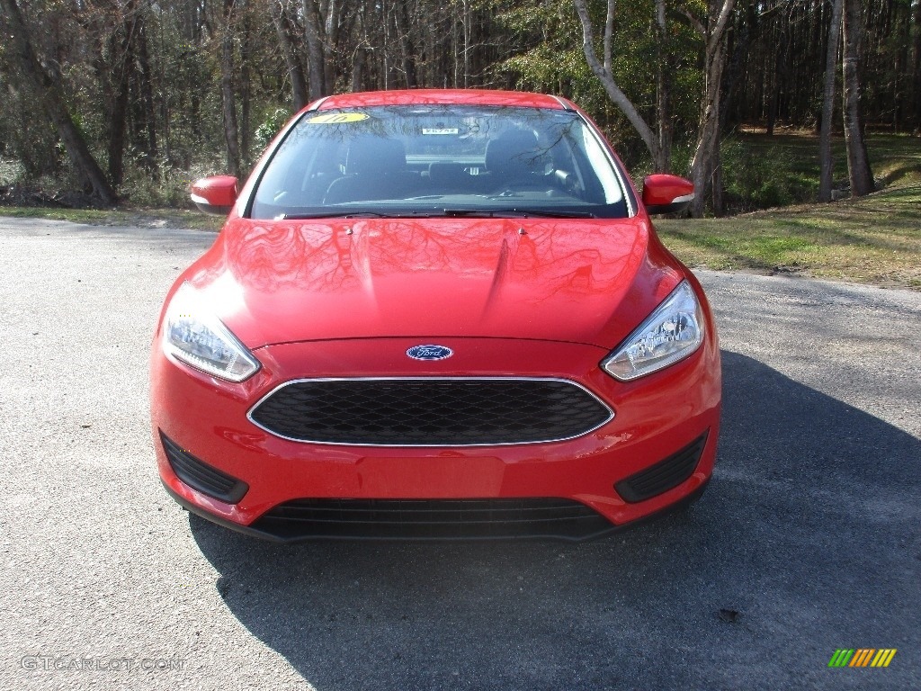 2016 Focus SE Sedan - Race Red / Charcoal Black photo #8