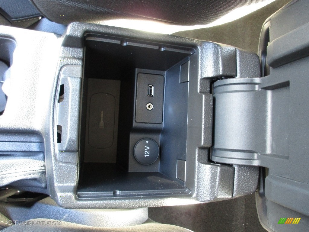 2016 Focus SE Sedan - Race Red / Charcoal Black photo #21