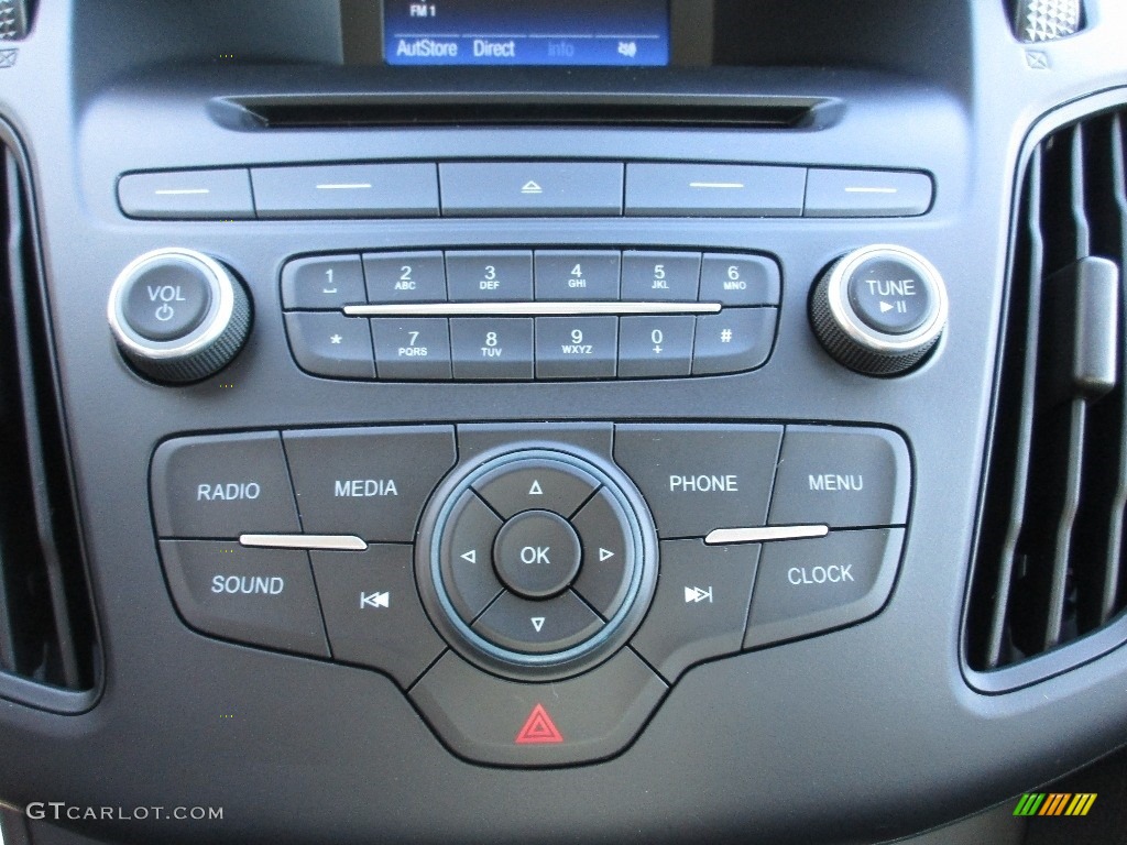 2016 Focus SE Sedan - Race Red / Charcoal Black photo #24