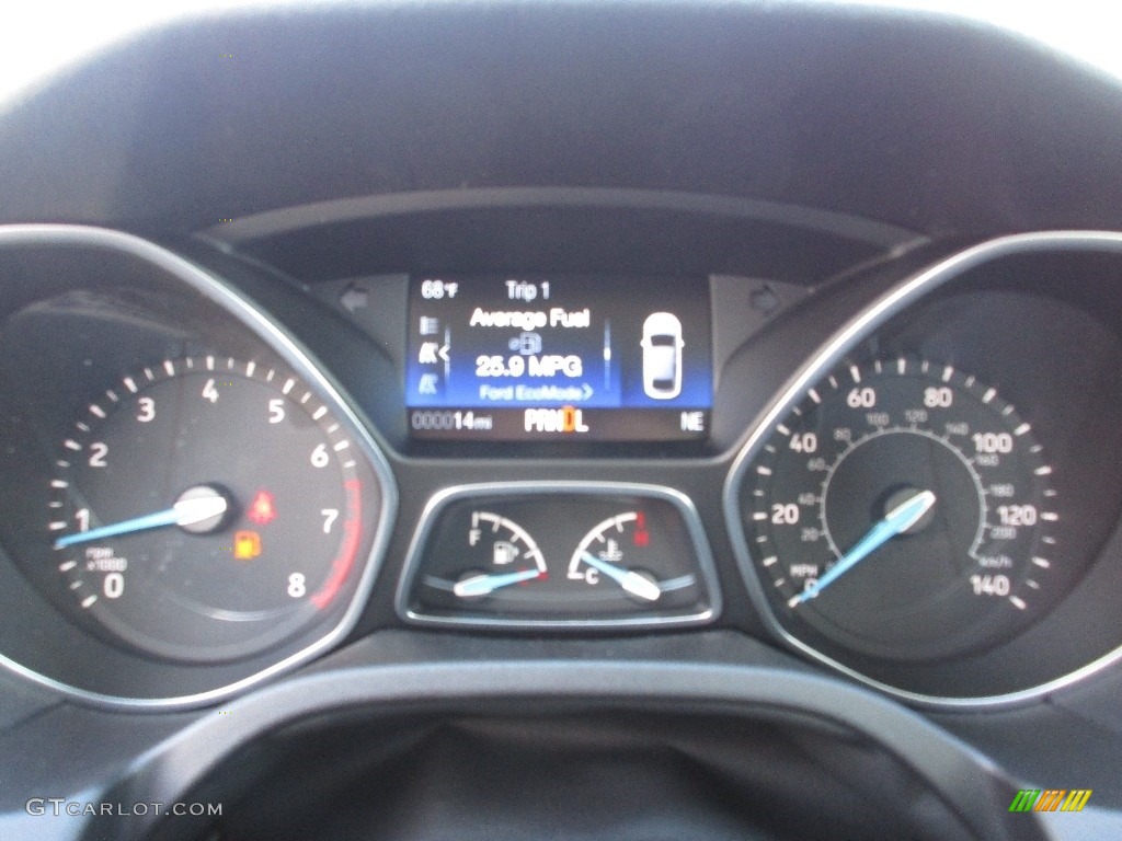2016 Focus SE Sedan - Race Red / Charcoal Black photo #28