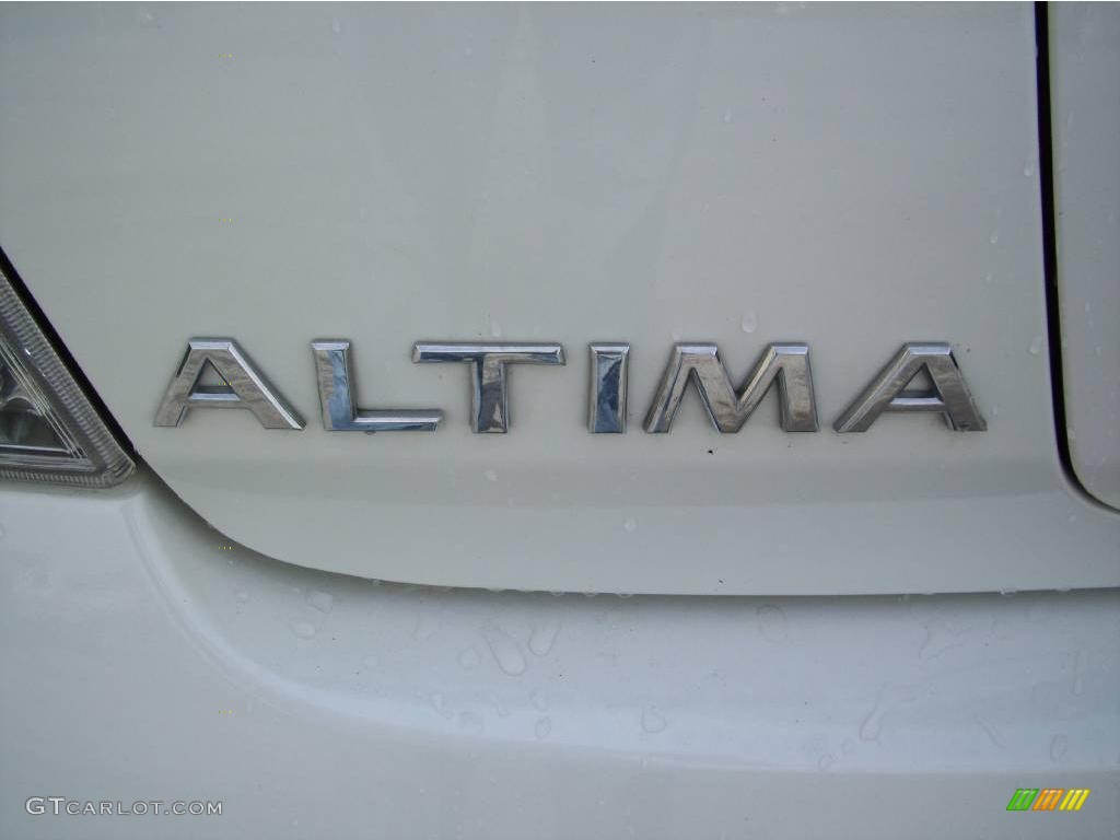 2004 Altima 2.5 S - Satin White / Frost Gray photo #5