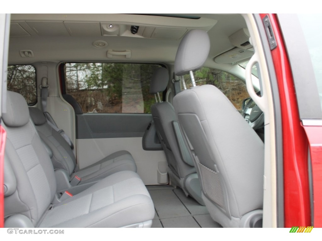 2010 Town & Country Touring - Inferno Red Crystal Pearl / Medium Slate Gray/Light Shale photo #9