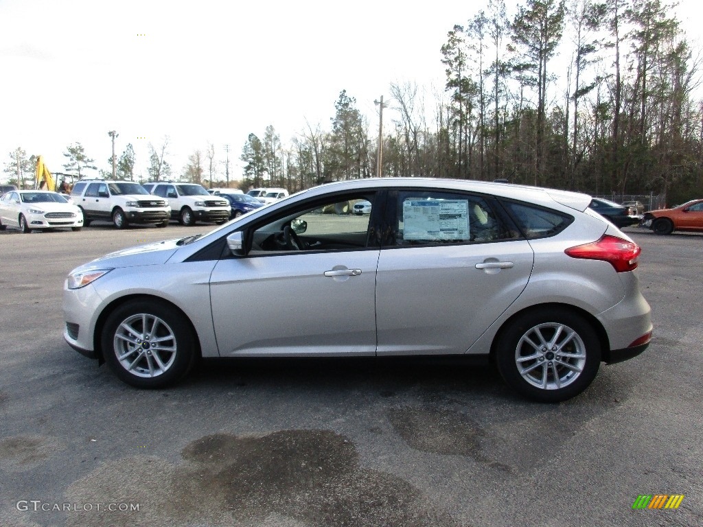 2016 Focus SE Hatch - Ingot Silver / Medium Light Stone photo #6