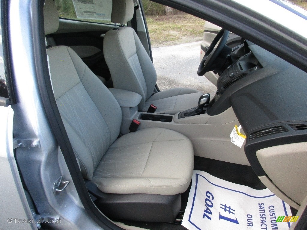 2016 Focus SE Hatch - Ingot Silver / Medium Light Stone photo #17