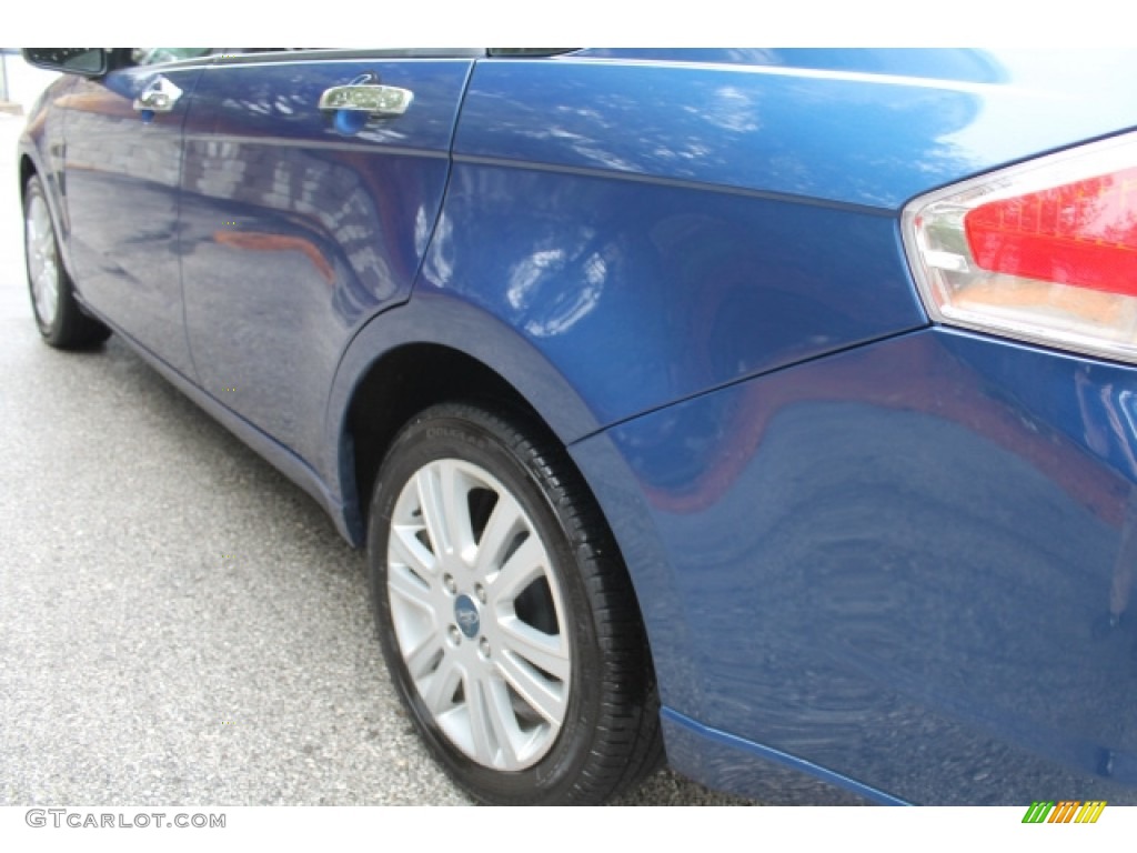 2008 Focus SE Sedan - Vista Blue Metallic / Medium Stone photo #4