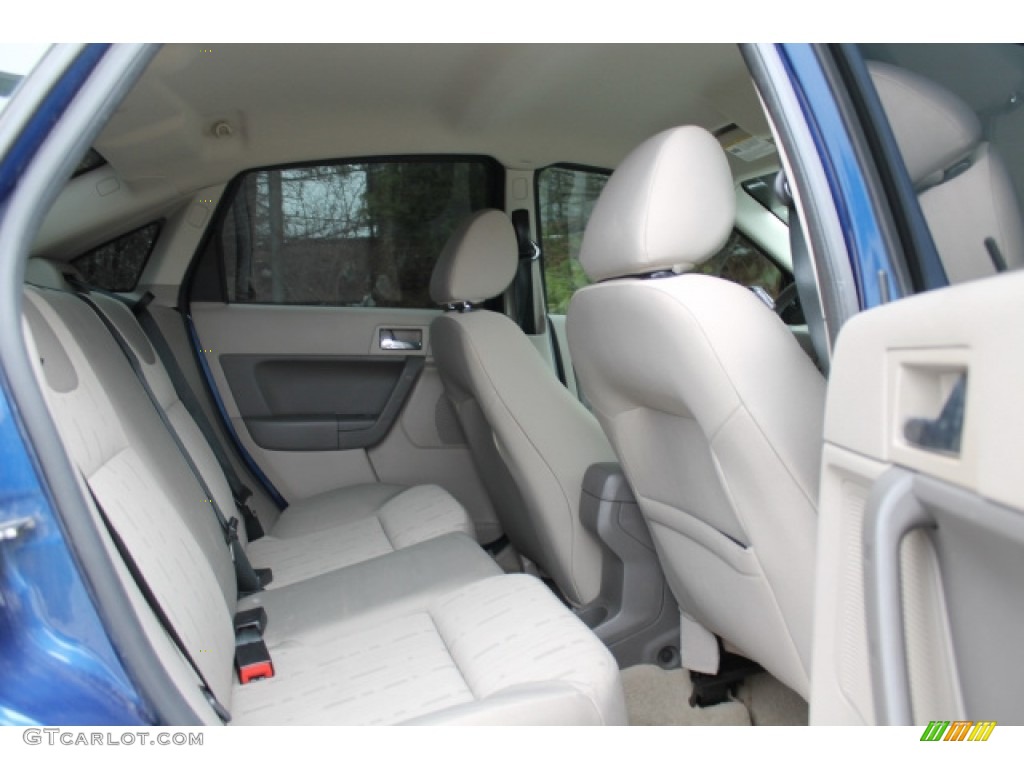 2008 Focus SE Sedan - Vista Blue Metallic / Medium Stone photo #9