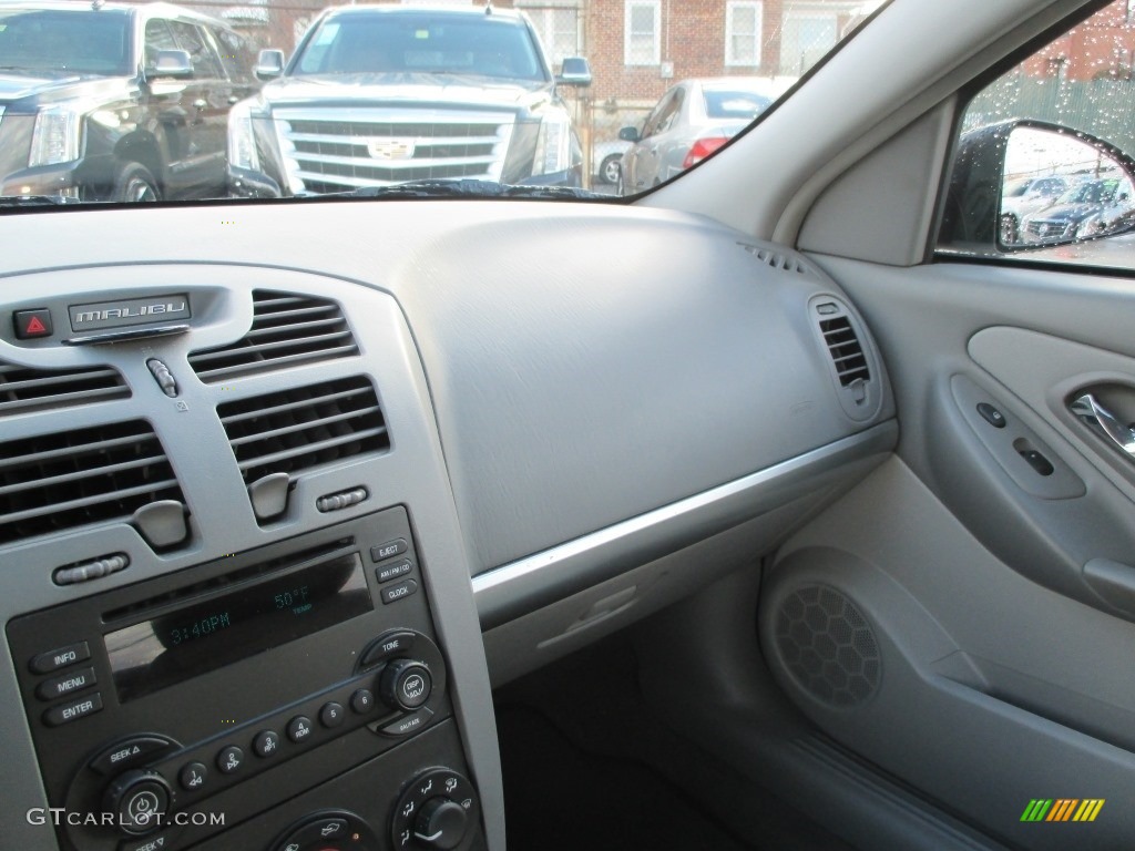 2005 Malibu Sedan - White / Gray photo #13