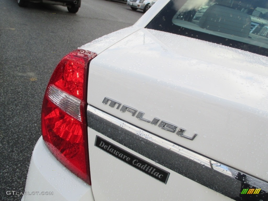 2005 Malibu Sedan - White / Gray photo #29