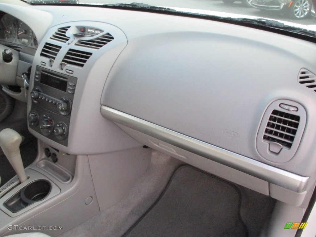 2005 Malibu Sedan - White / Gray photo #32