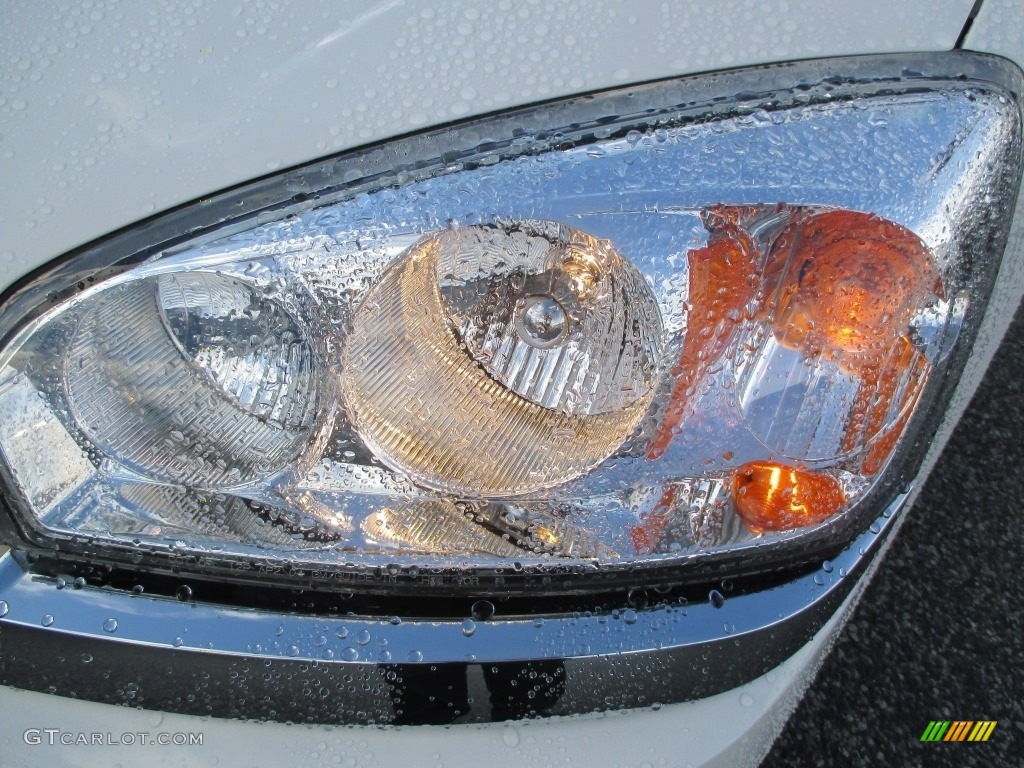 2005 Malibu Sedan - White / Gray photo #33