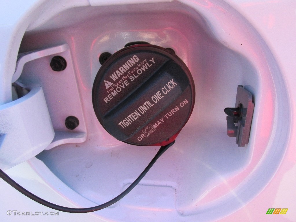 2017 Elantra SE - White / Beige photo #13