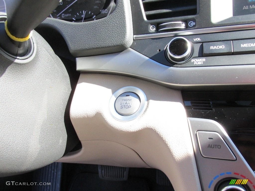 2017 Elantra SE - White / Beige photo #26