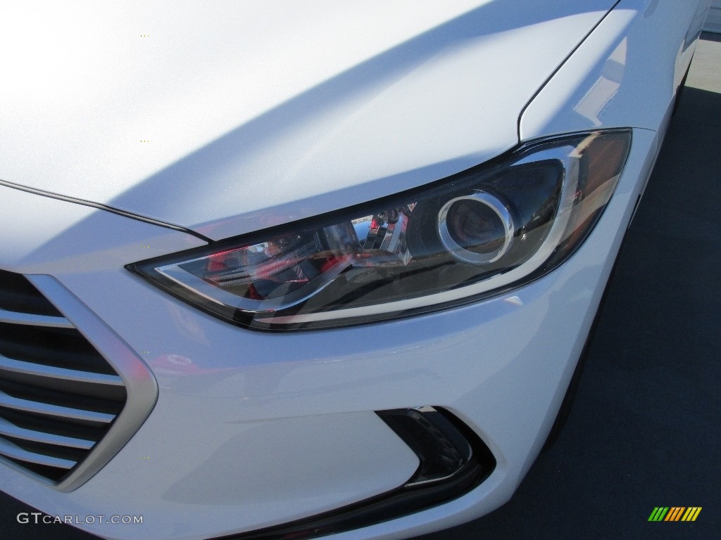 2017 Elantra SE - White / Gray photo #10