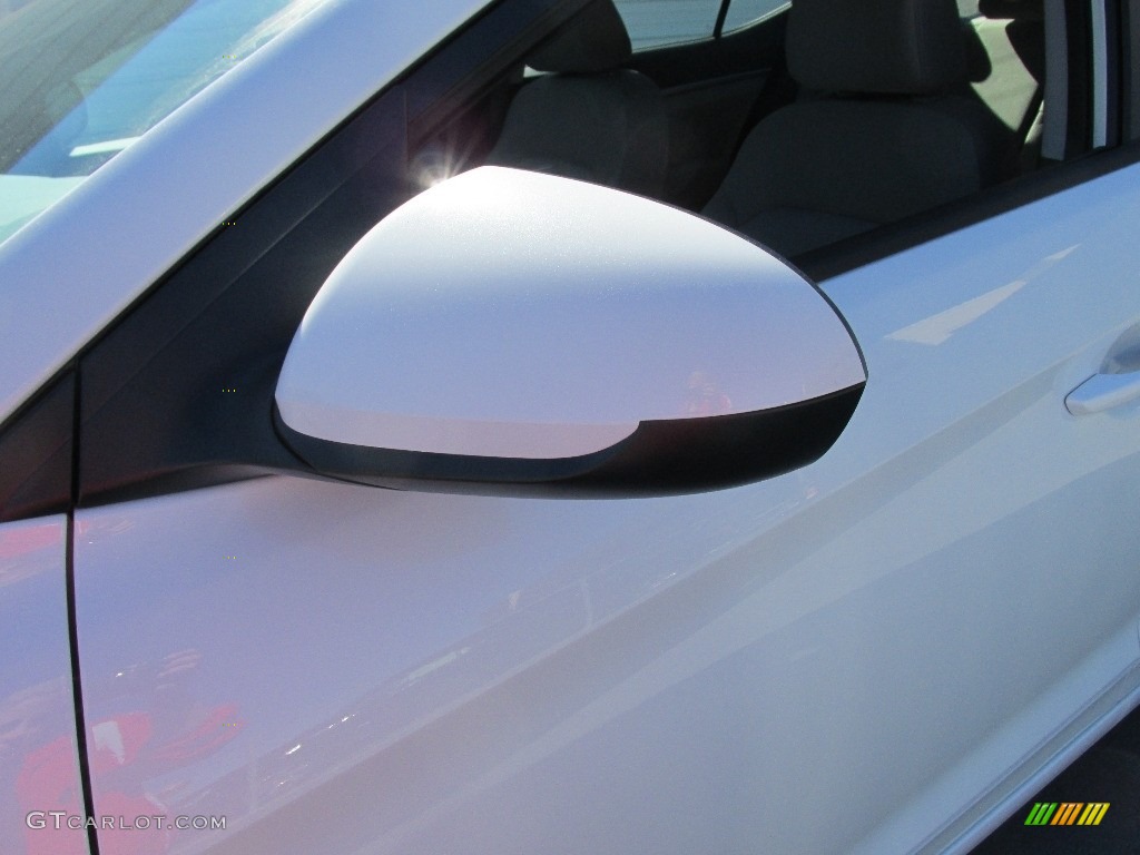 2017 Elantra SE - White / Gray photo #13