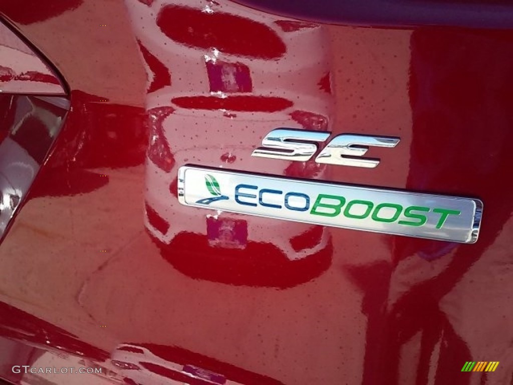 2016 Escape SE - Ruby Red Metallic / Charcoal Black photo #7