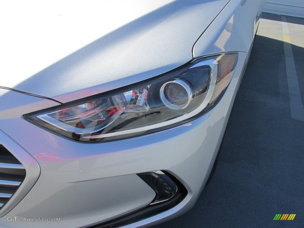 2017 Elantra SE - Silver / Gray photo #9
