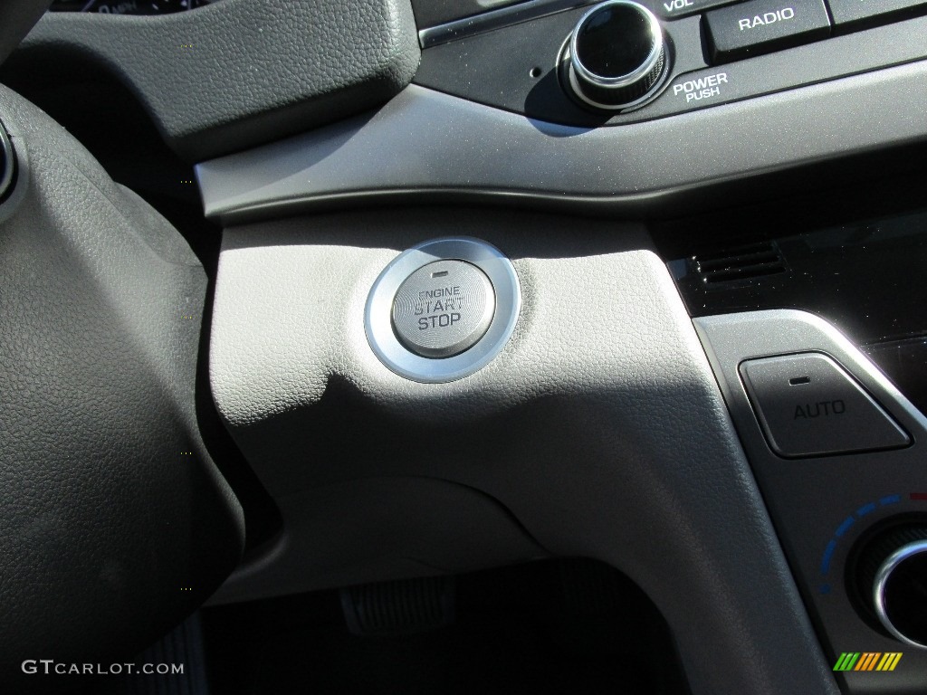 2017 Elantra SE - Silver / Gray photo #26