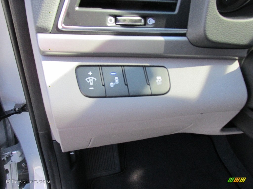 2017 Elantra SE - Silver / Gray photo #29