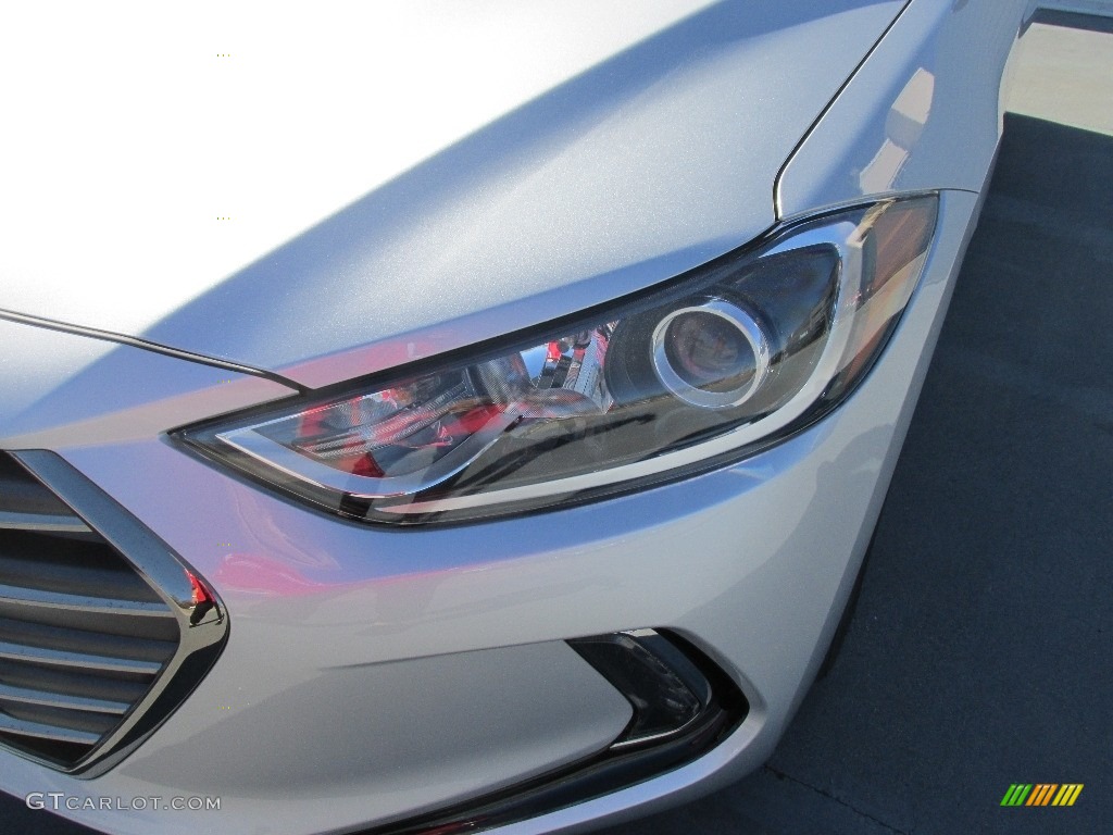 2017 Elantra SE - Silver / Black photo #9