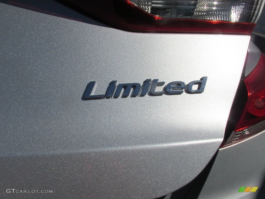 2017 Elantra SE - Silver / Black photo #14