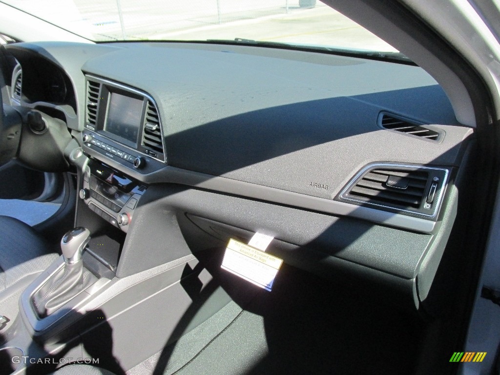 2017 Elantra SE - Silver / Black photo #16