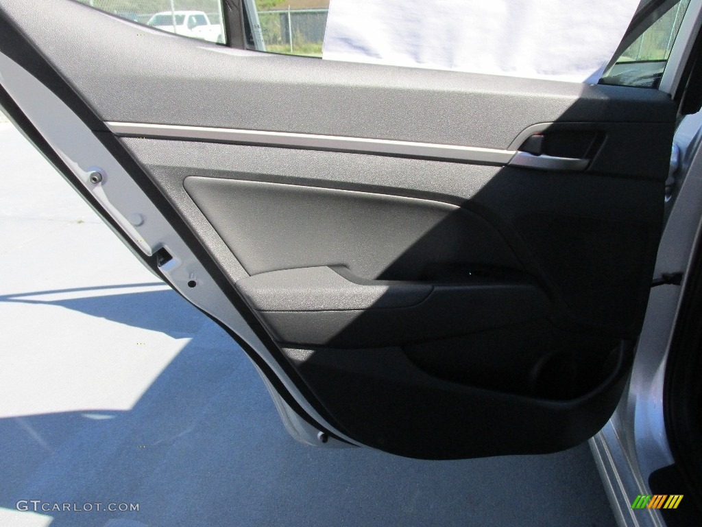 2017 Elantra SE - Silver / Black photo #17