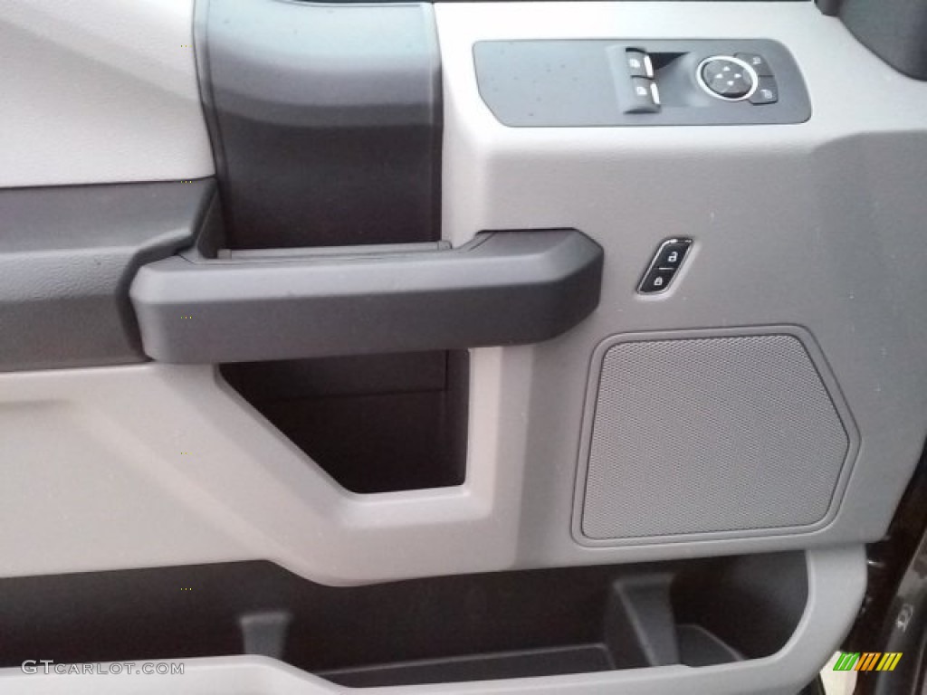 2016 F150 XL Regular Cab - Magnetic / Medium Earth Gray photo #22