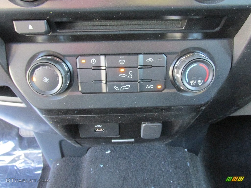 2016 F150 XLT SuperCrew - Blue Jeans / Medium Earth Gray photo #27