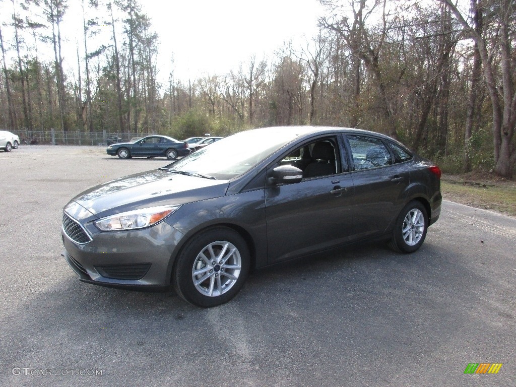 2016 Focus SE Sedan - Magnetic / Charcoal Black photo #7