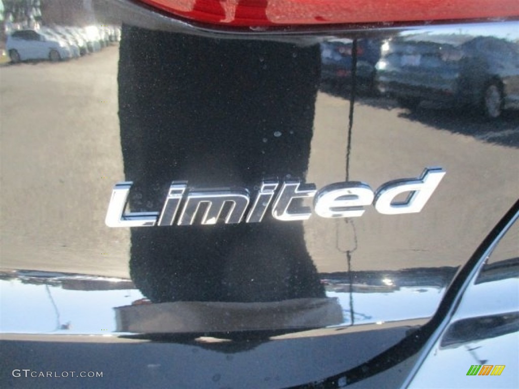 2017 Elantra Limited - Black / Gray photo #16