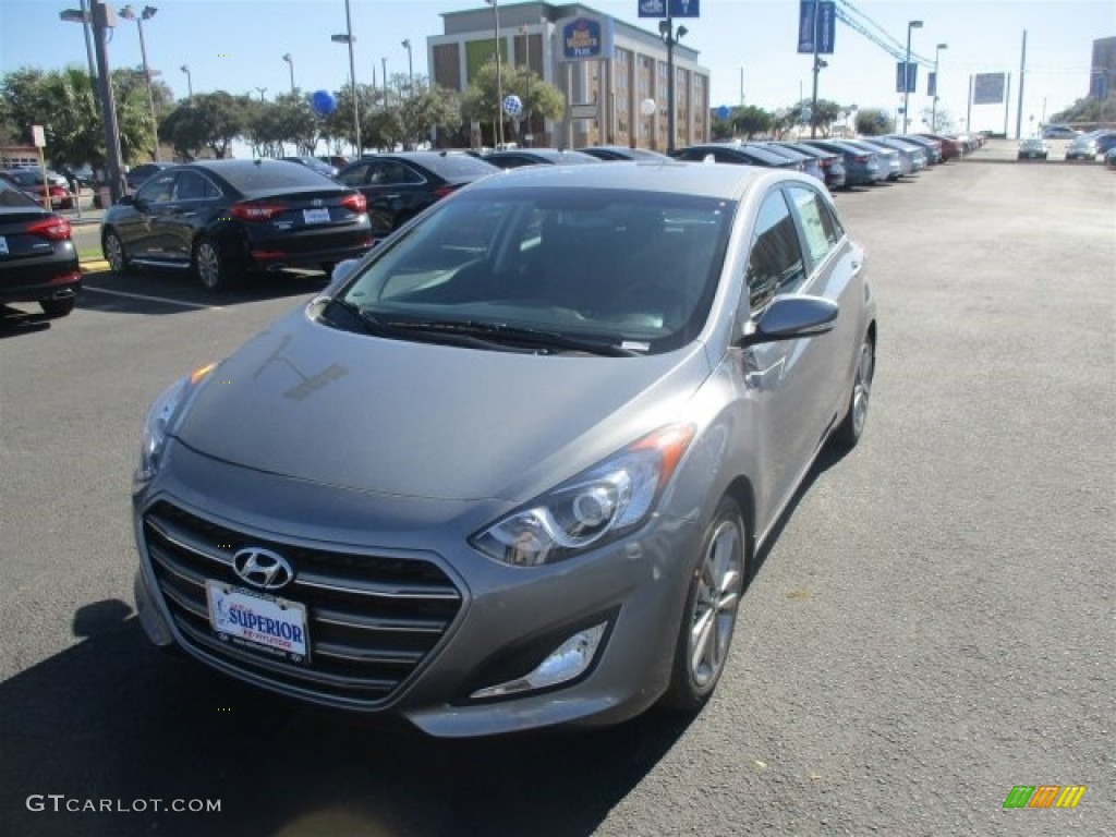 2017 Elantra SE - Gray / Gray photo #16